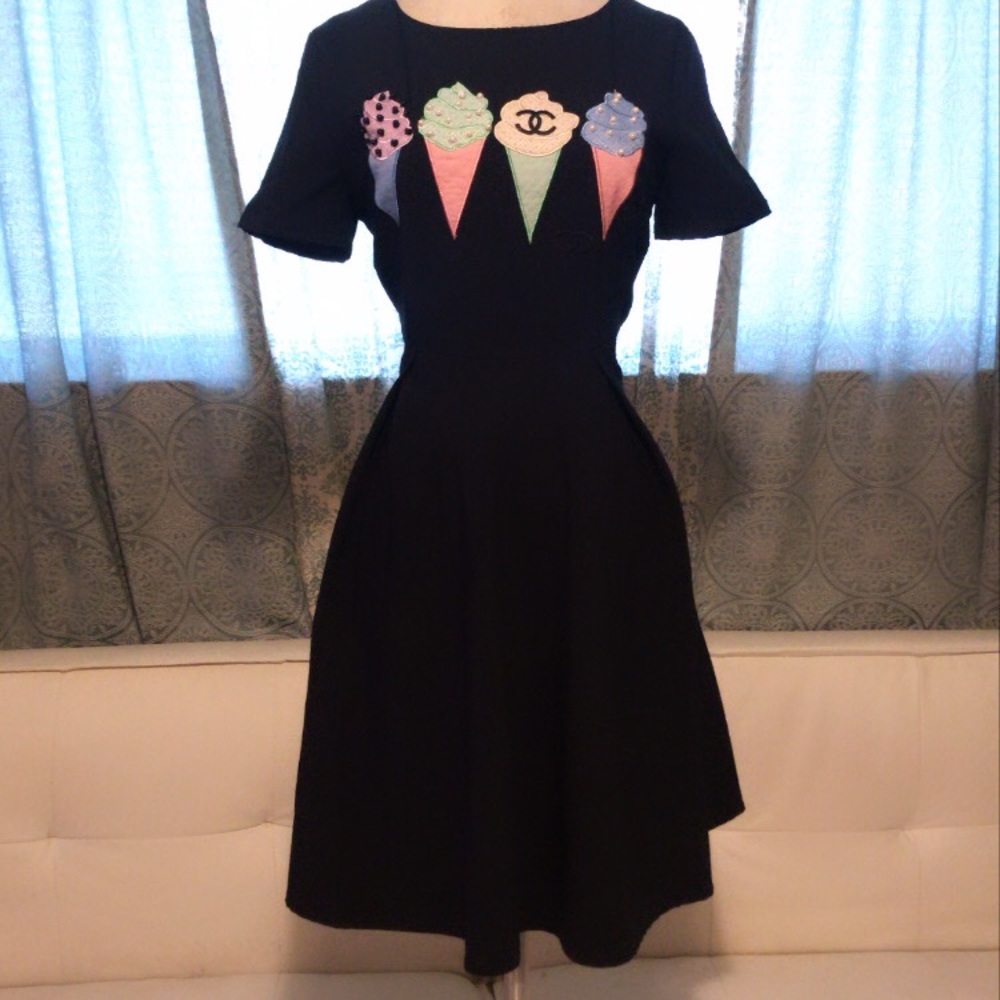 Cute! Midi Dress w/Icecream🍦 Embroiderey - Picture 2 of 4